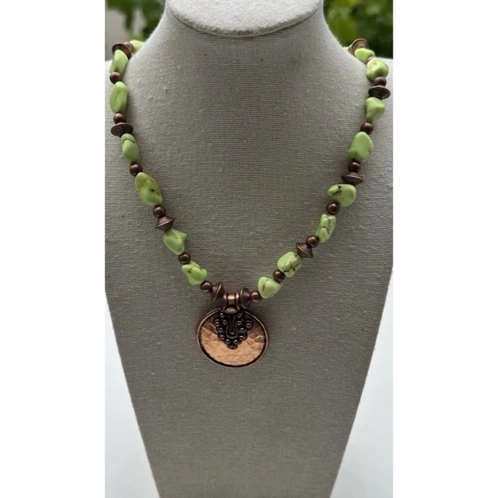 Vintage Chunky Natural Lime Green With Nickel Turquoise Boho Necklace Size 21” - Picture 6 of 15
